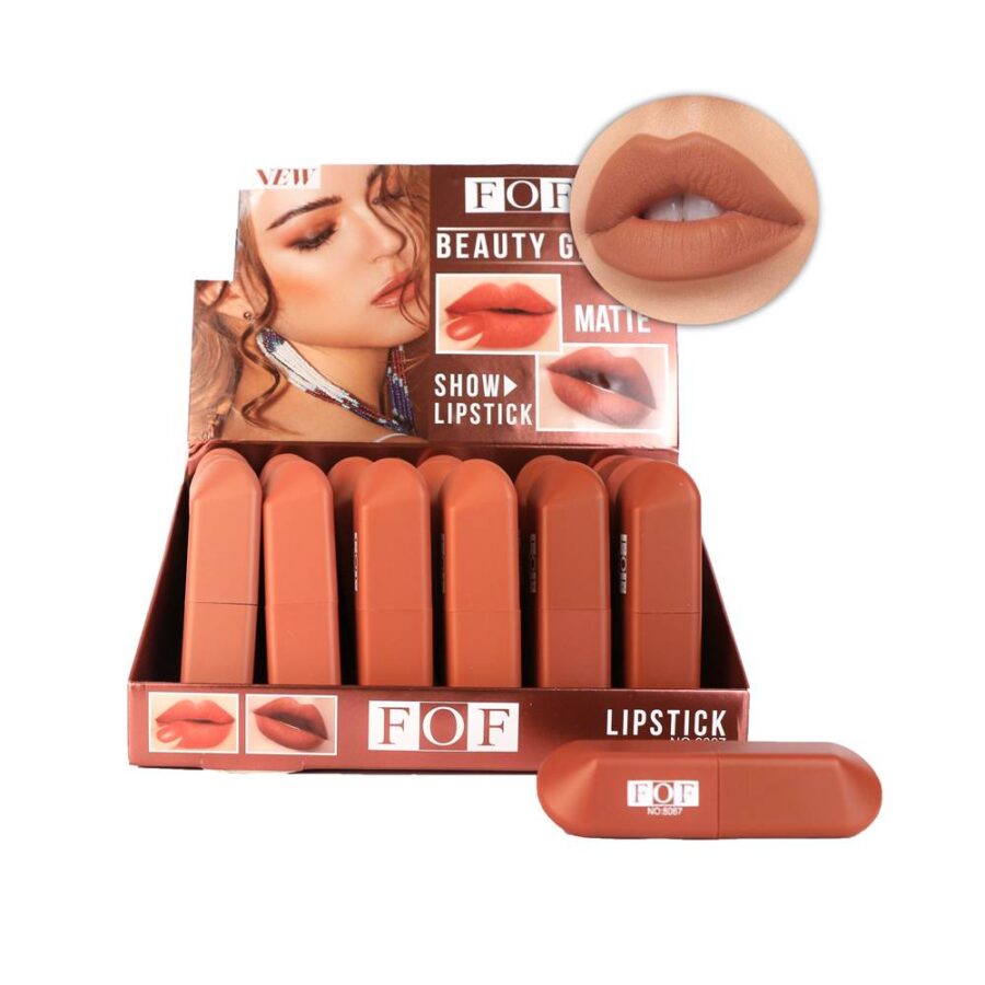 Labial en barra mate con 24 piezas