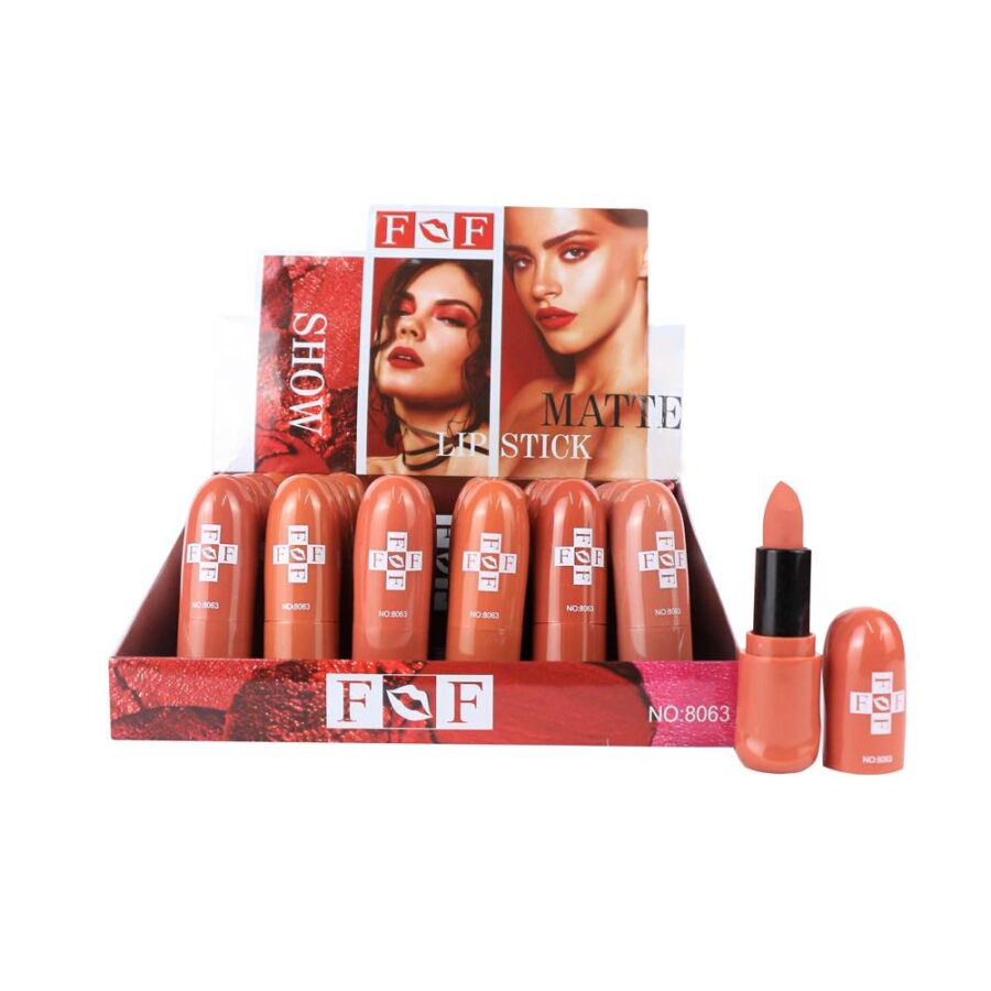 Labial en barra mate con 24 piezas