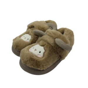 Pantuflas de peluche con diferentes diseños