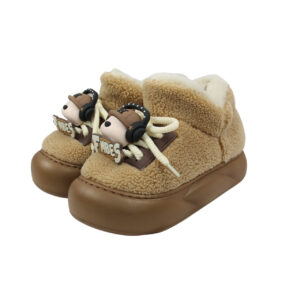 Pantuflas tipo bota para niño